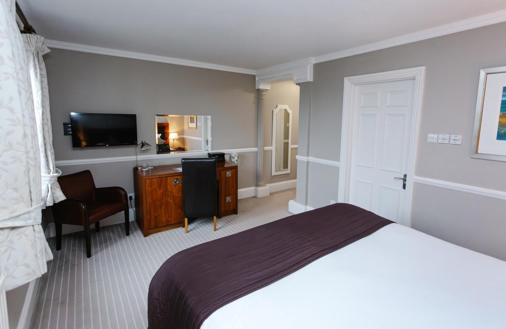 Hatton Court Hotel Gloucester Exterior photo